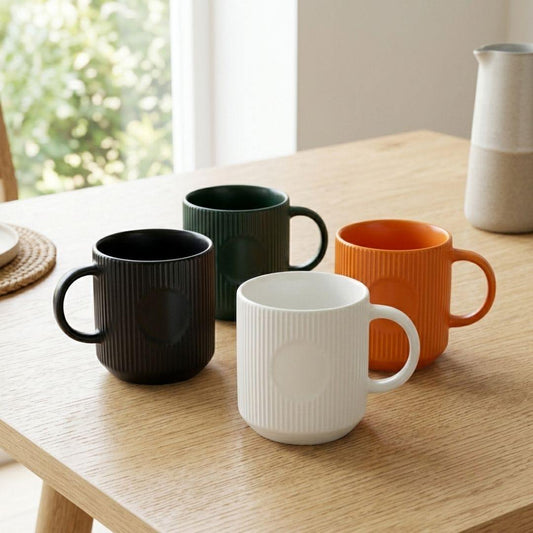 Linea Noir porcelain coffee mug with elegant vertical lines in black and white, 370ml capacity