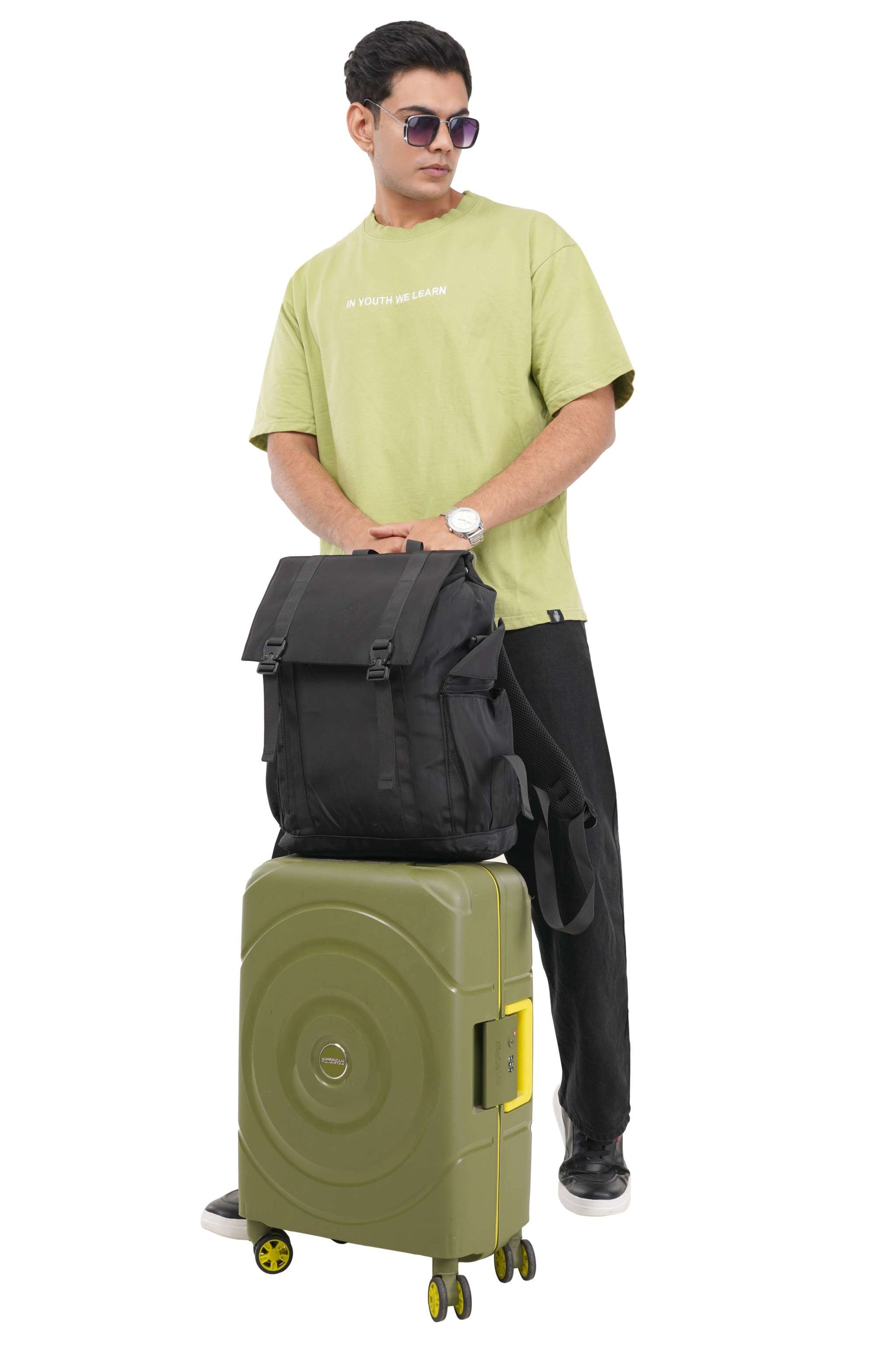 Black and grey LW Backpack made of water-resistant Oxford fabric with multiple compartments and anti-theft design.